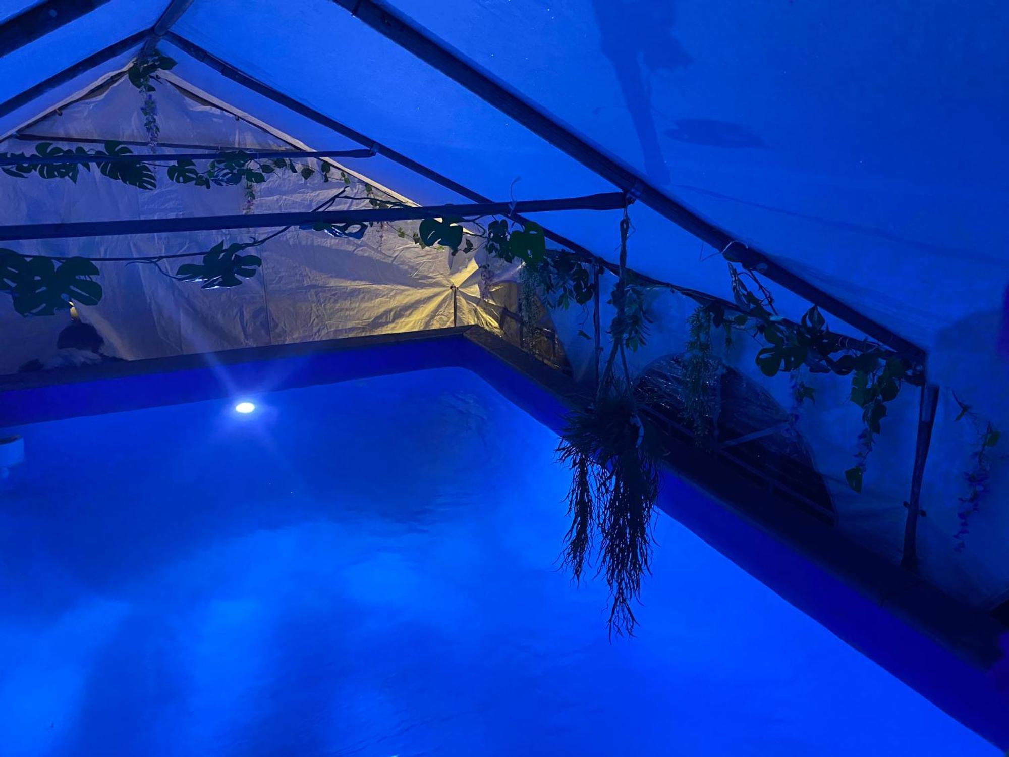Mini Love Island Style Guest House Includes Personal Hot 24 Hour Swimming Pool, Outdoor Bathtub, Heated Dining Dome And Fire Pit, All This Is Secretly Located In The Busy Suburbs Of Nottingham Exteriér fotografie
