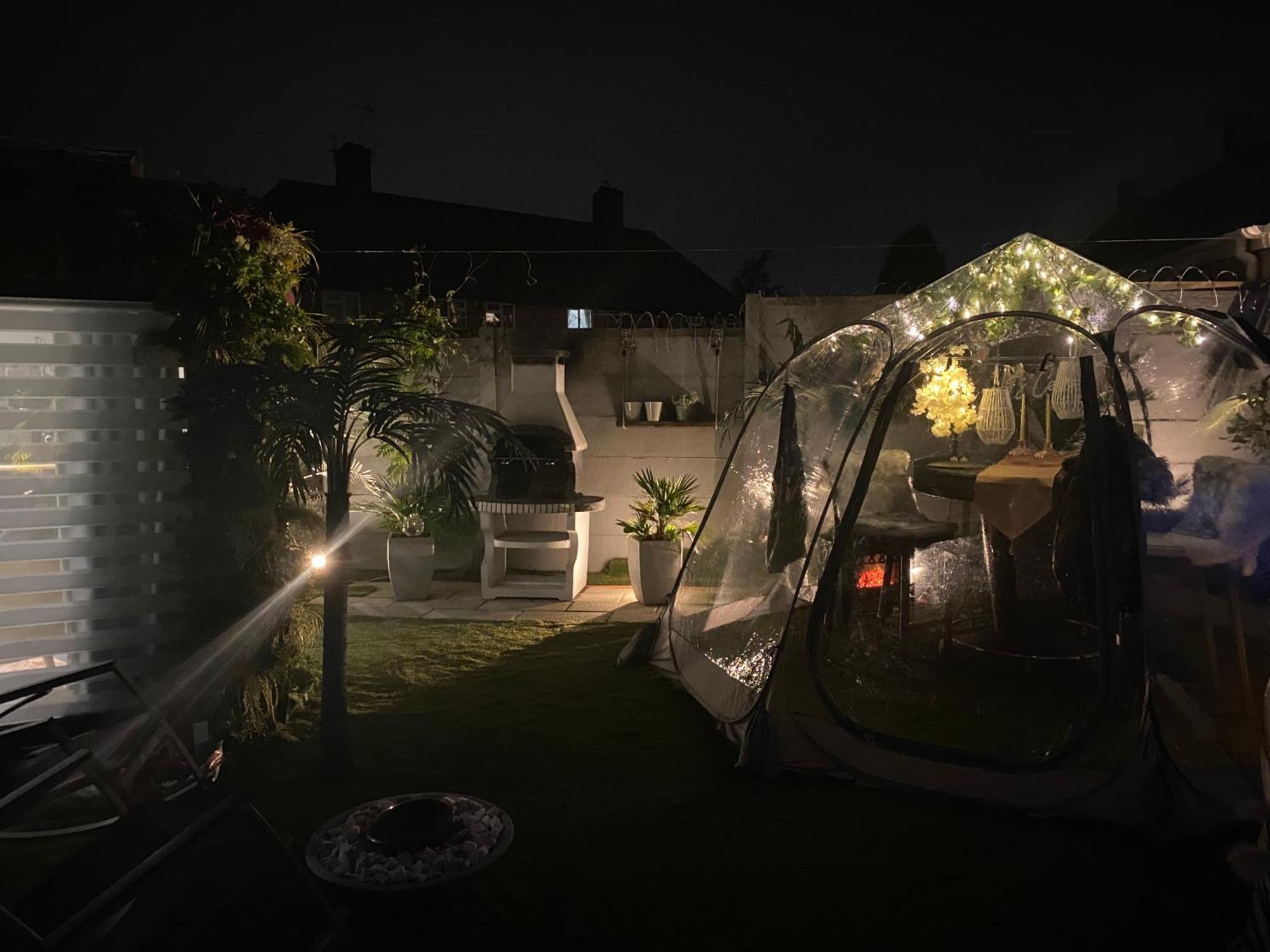 Mini Love Island Style Guest House Includes Personal Hot 24 Hour Swimming Pool, Outdoor Bathtub, Heated Dining Dome And Fire Pit, All This Is Secretly Located In The Busy Suburbs Of Nottingham Exteriér fotografie