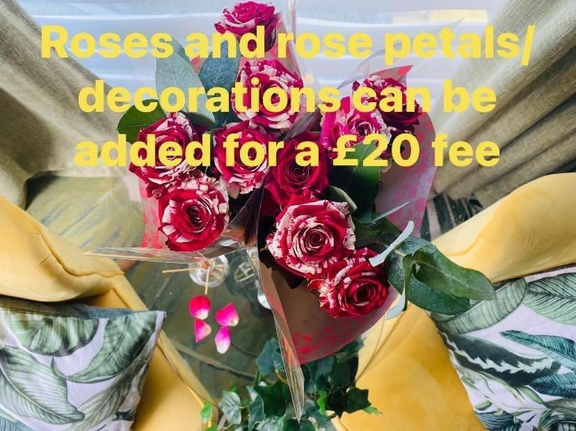 Mini Love Island Style Guest House Includes Personal Hot 24 Hour Swimming Pool, Outdoor Bathtub, Heated Dining Dome And Fire Pit, All This Is Secretly Located In The Busy Suburbs Of Nottingham Exteriér fotografie